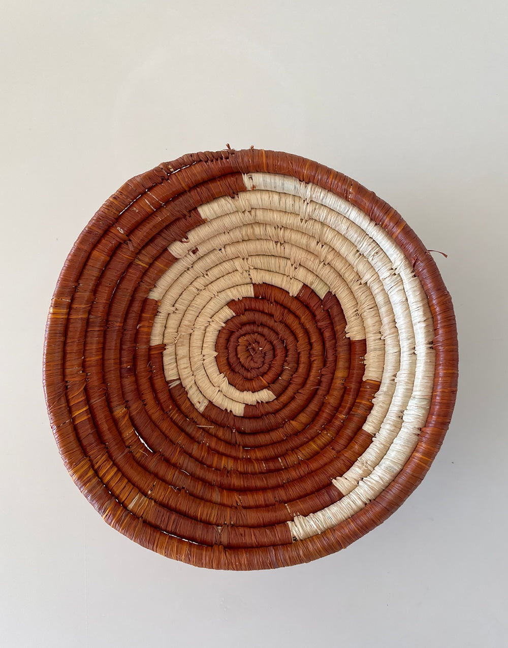 Banana Leaf & Raffia Bowl - Brown & White Swirl