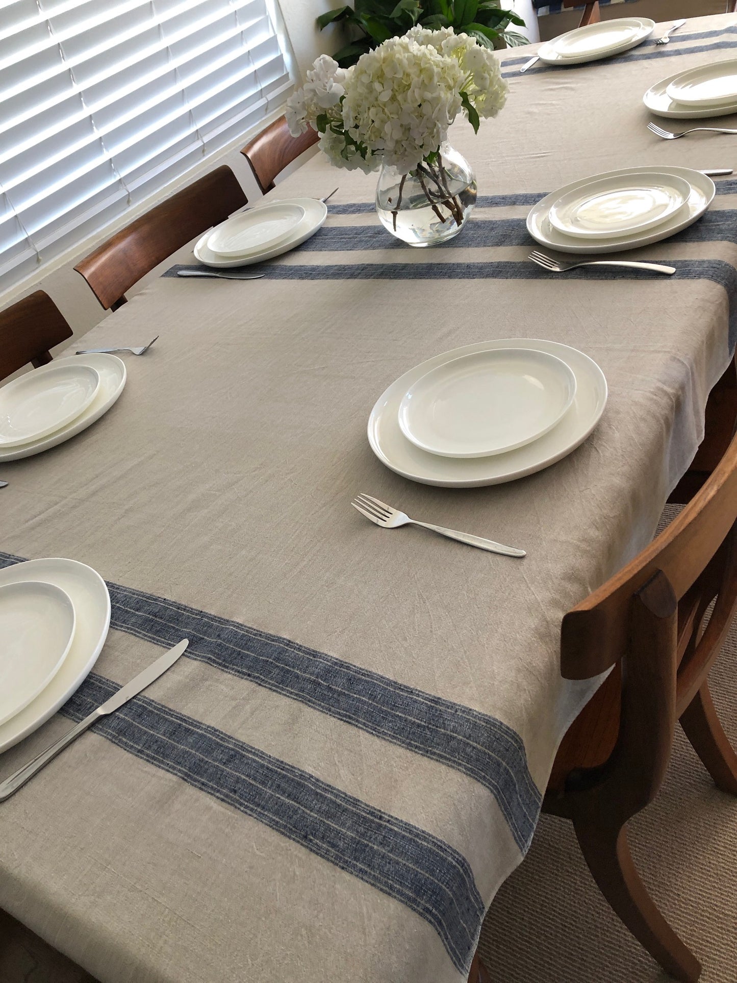 Sanetti Tablecloth (Navy) & Napkins (Navy) Bundle