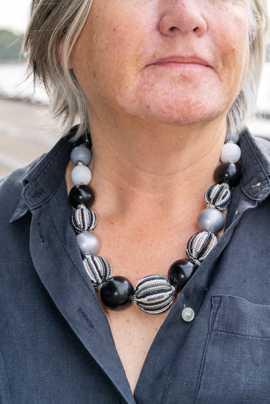 Bubble Necklace & Wheel Earrings Bundle - Black & White