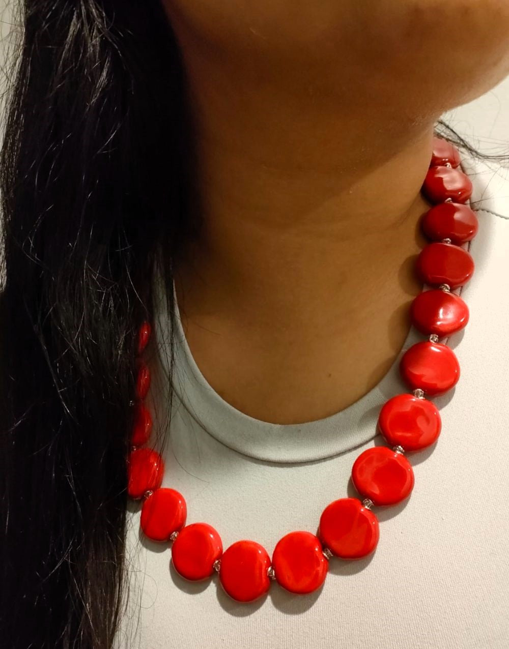 Collier de perles rouges