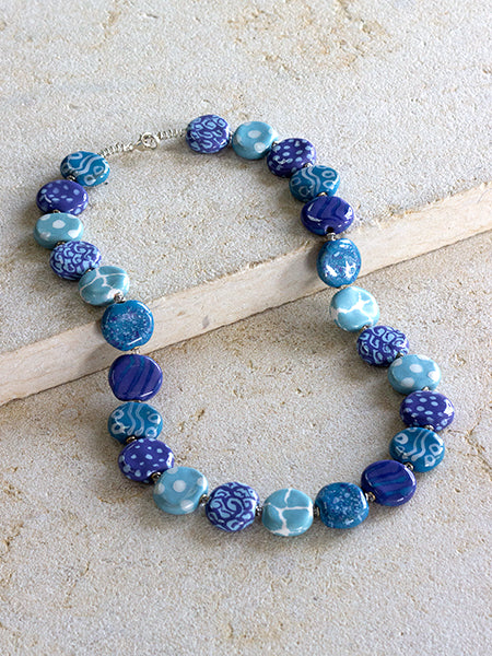 clay-beautiful-necklace-kenya-women-blue-beads-pattern-jewellery