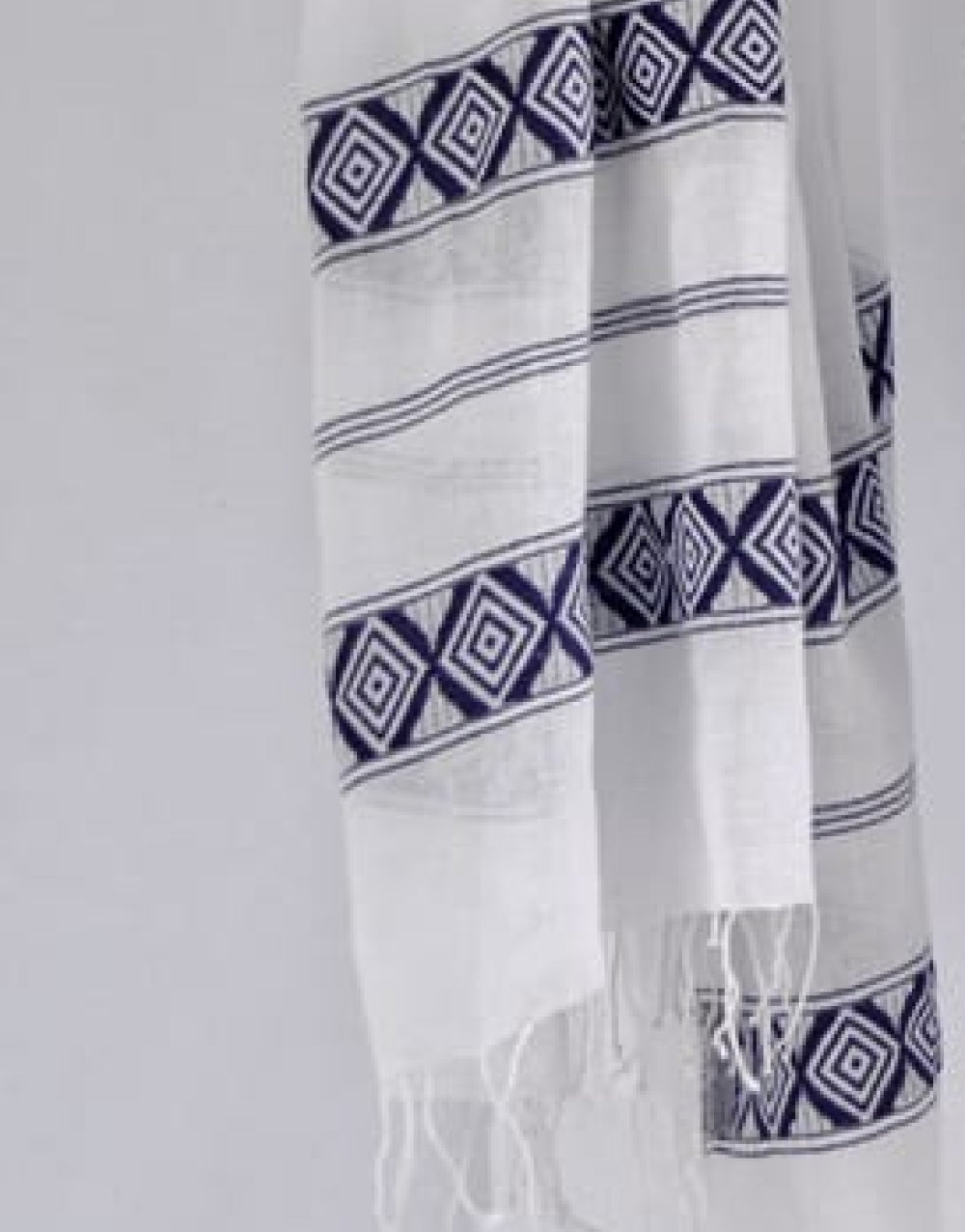 Queen Taitu Shawl - White & Navy