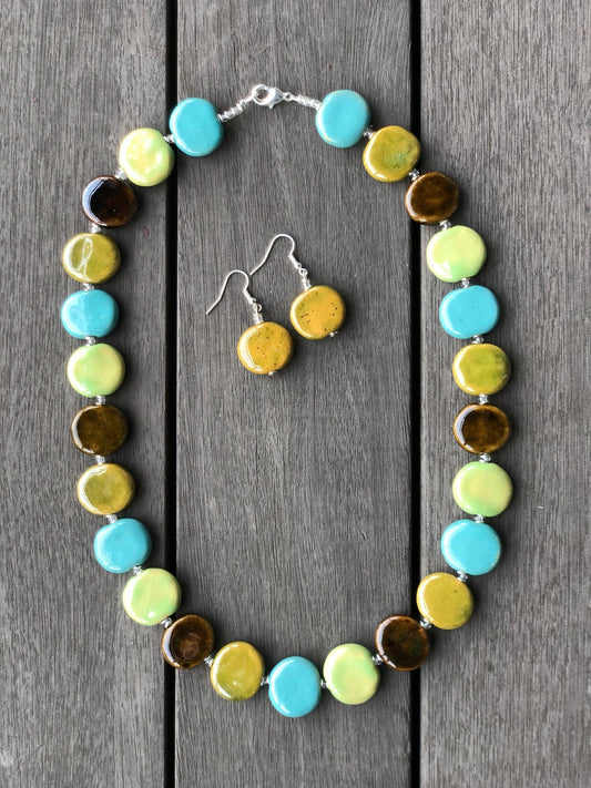 kazuri-bundle-necklace-earrings-forest-stones