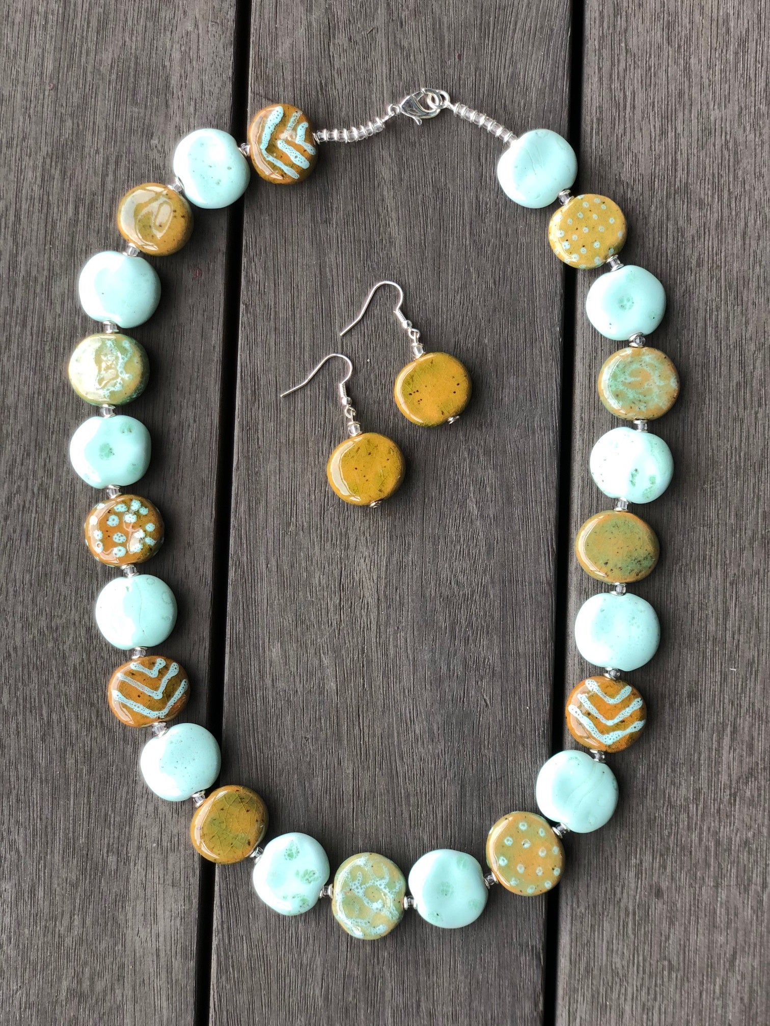 kazuri-bundle-necklace-earrings-summer-stones